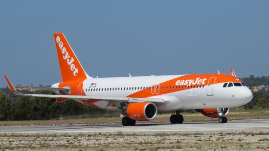 EasyJet espera prejuízos maiores no 1º semestre devido à guerra no Médio Oriente