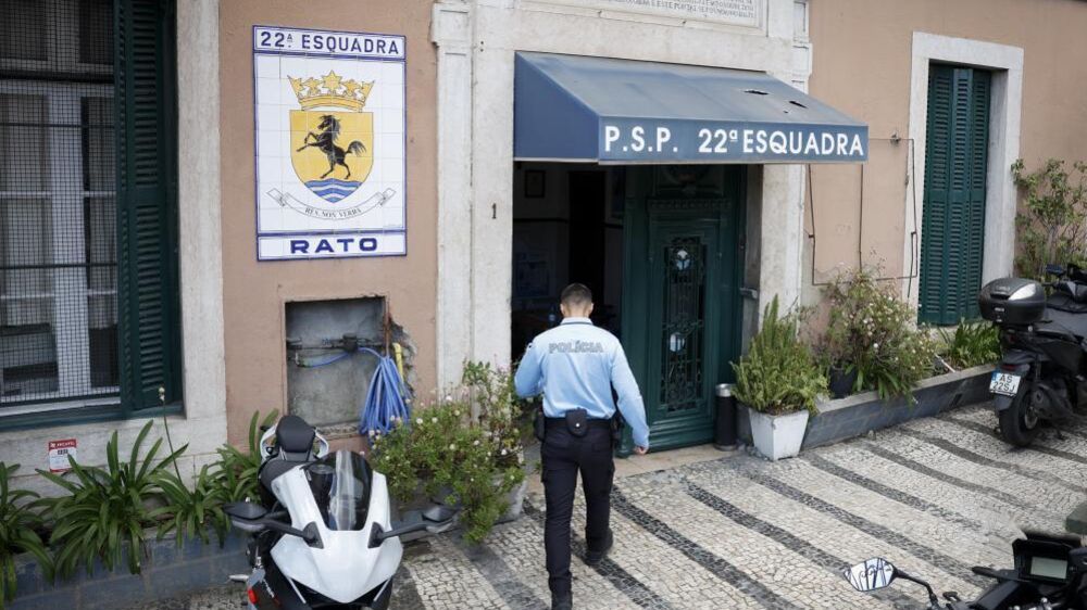 Terminou o interrogatório dos 14 polícias detidos no caso da esquadra do Rato