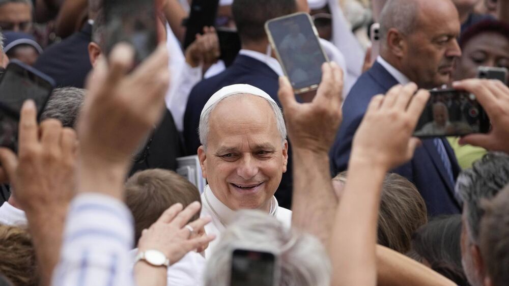 Papa Francisco discursa sobre a corrida ao armamento no Vaticano