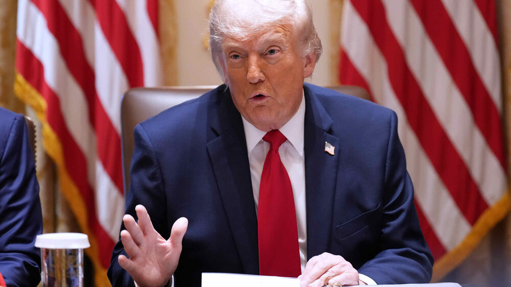 Trump ameaça 'pulverizar' aliado Omã em aparente confusão