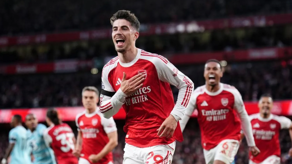 Arsenal chega à final 20 anos depois e tenta erguer troféu pela primeira vez