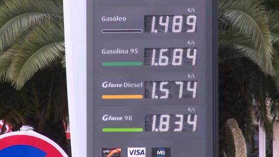 Portugueses podem poupar 12 cêntimos por litro ao abastecerem nos hipermercados