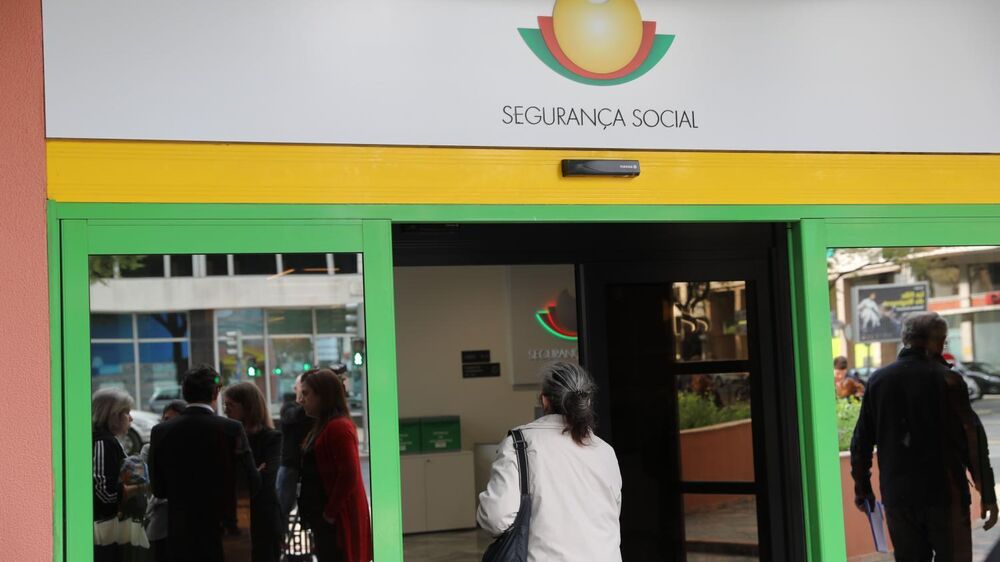 Jovens trabalhadores podem ter cortes de 30% nas pensões