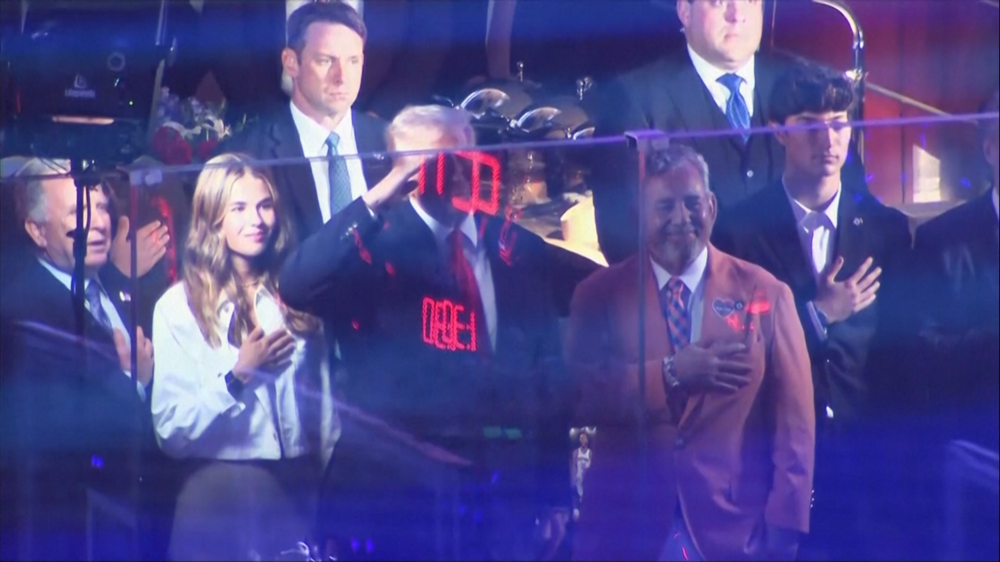 Donald Trump vaiado por adeptos antes do terceiro jogo das finais da NBA em Nova Iorque