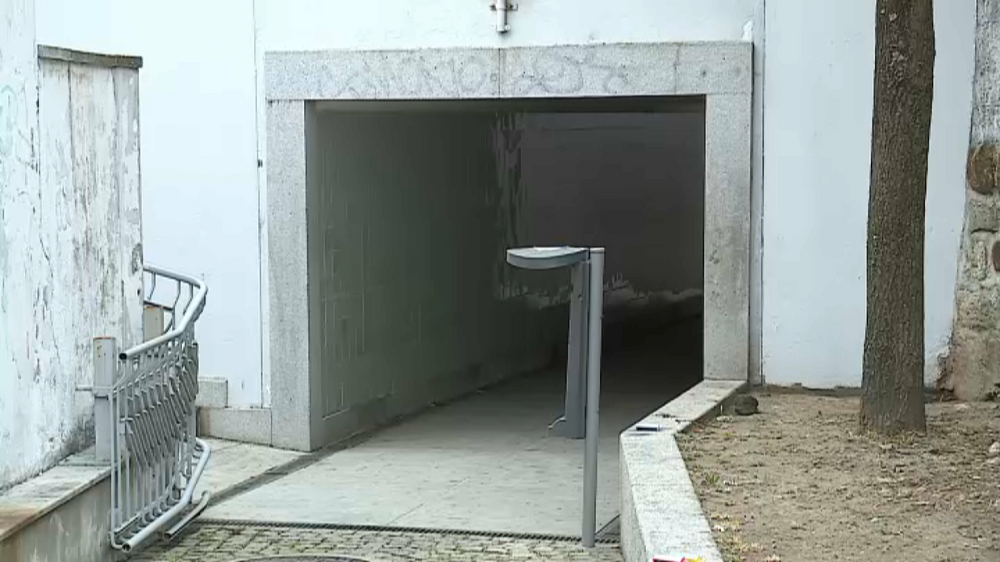 Túnel pedonal subterrâneo causa desconforto aos moradores no Porto 