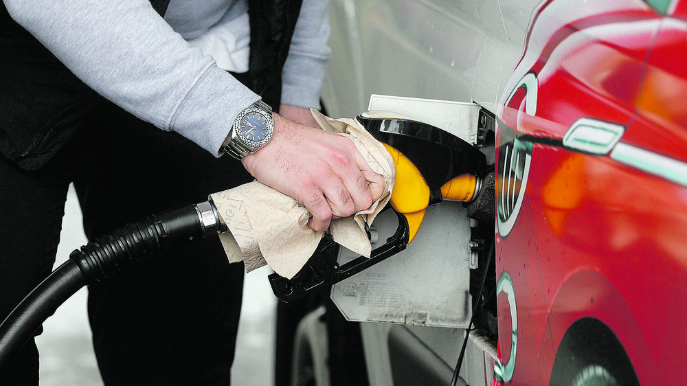 Gasóleo desce 11 cêntimos e gasolina cinco cêntimos na próxima semana