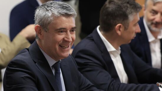 José Luís Carneiro critica Governo por não fazer da saúde social uma prioridade