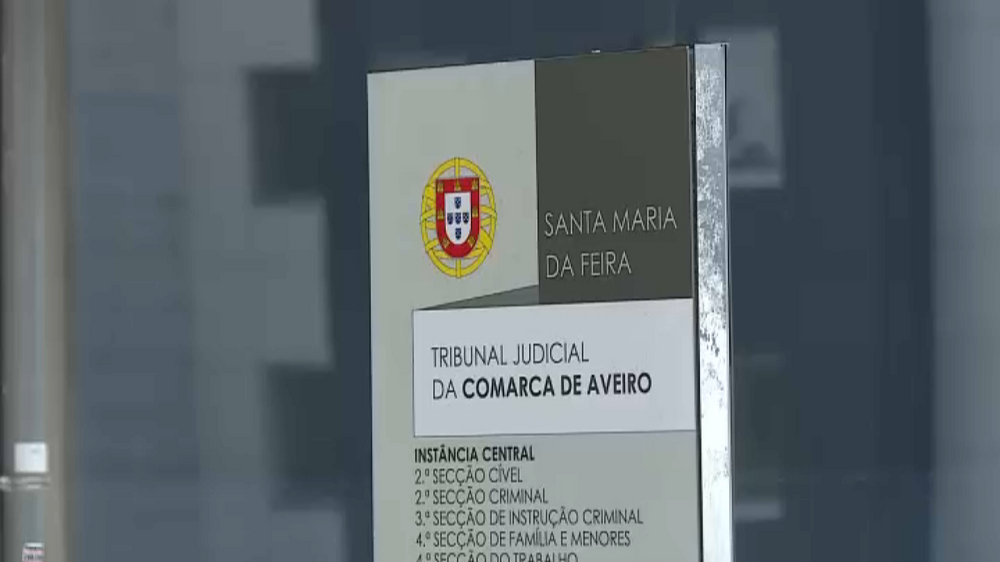 Menor romeno de 15 anos forçado pelo cunhado a pedir esmola nas ruas de Espinho durante 2 meses