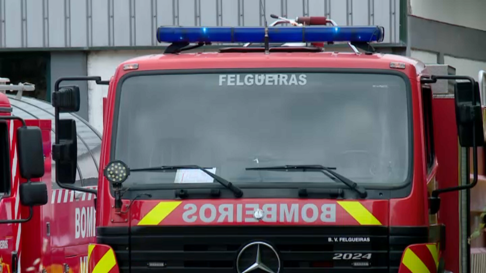 Incêndio deflagra numa fábrica de calçado em Felgueiras