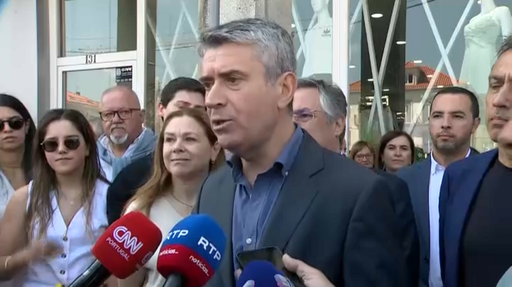 Ministro da Educação “não assume as suas responsabilidades”, diz José Luís Carneiro 