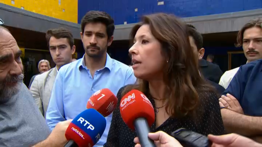 Mariana Leitão critica problema de comunicação na correção dos exames nacionais 