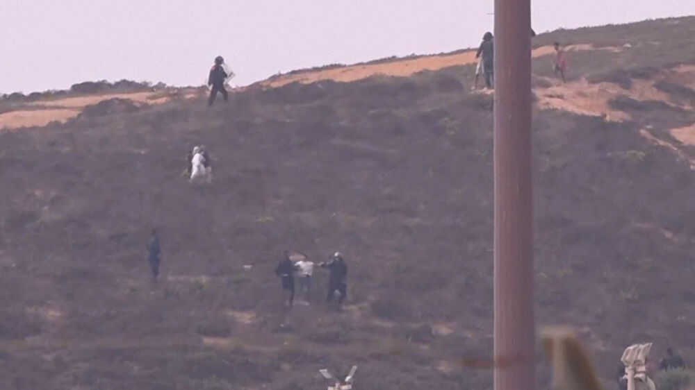 Tensão na fronteira entre Ceuta e Marrocos num momento em que há migrantes a entrar e sair do território