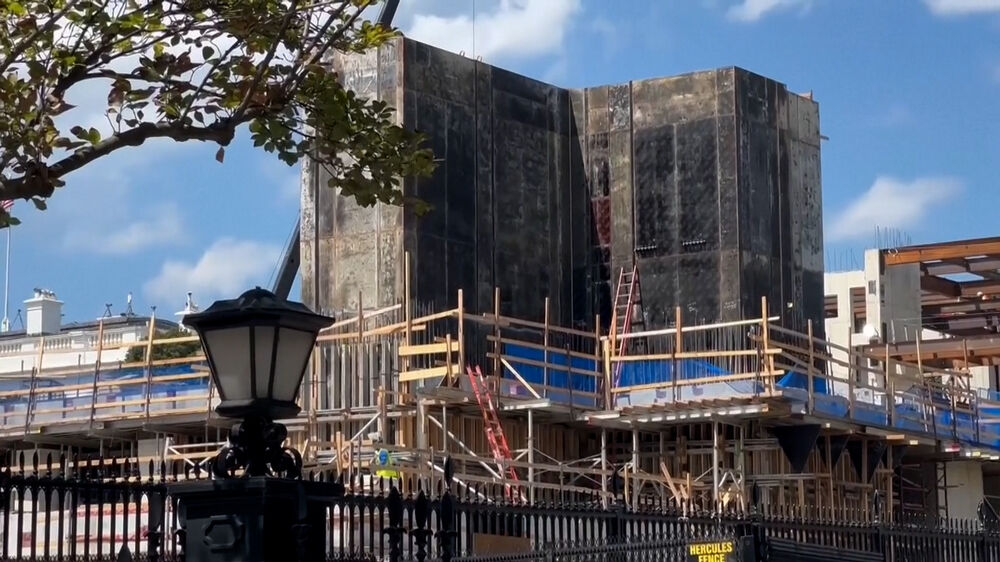 Obras para o novo salão de baile avançam na Casa Branca apesar dos processos judiciais