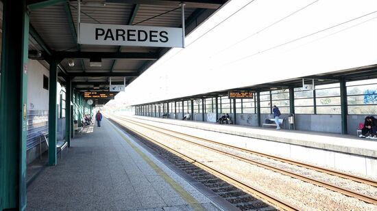 Sete jovens acusados de agredir homem na estação ferroviária de Paredes